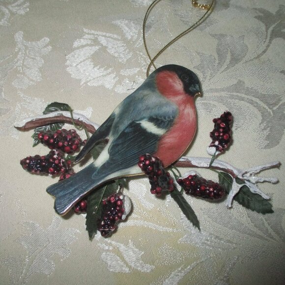 Bradford Exchange 2001 Winter Garden Feathered Friends Christmas Ornament 3 - Picture 4 of 7